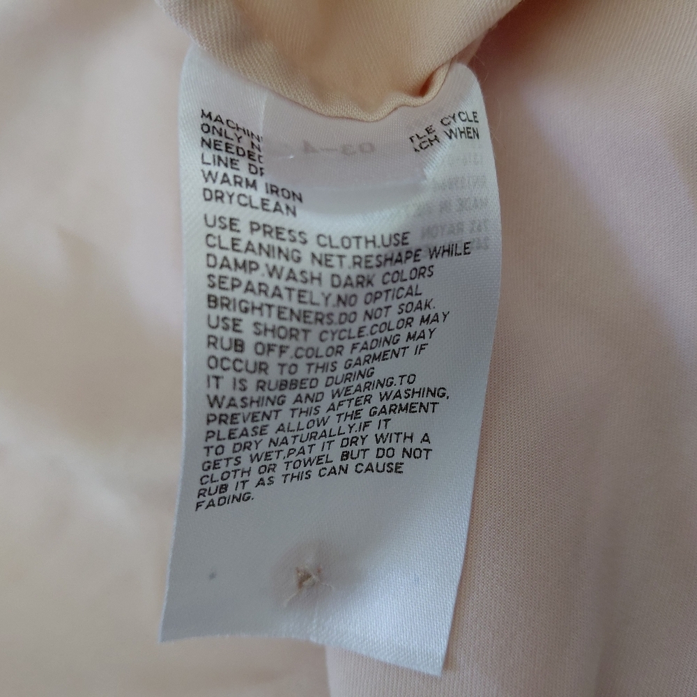 UNIQLO Pink Button Down Shirt Size S Soft Aesthetic Minimalist Classic Coquette - Picture 9 of 11